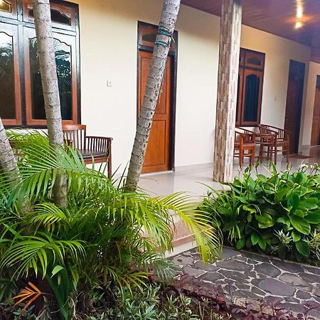 Kusnadi Hotel Legian Exteriör bild