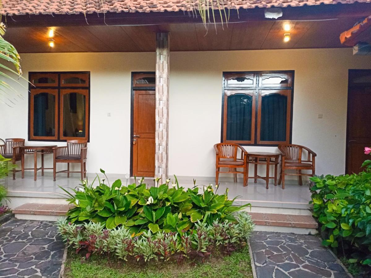 Kusnadi Hotel Legian Exteriör bild