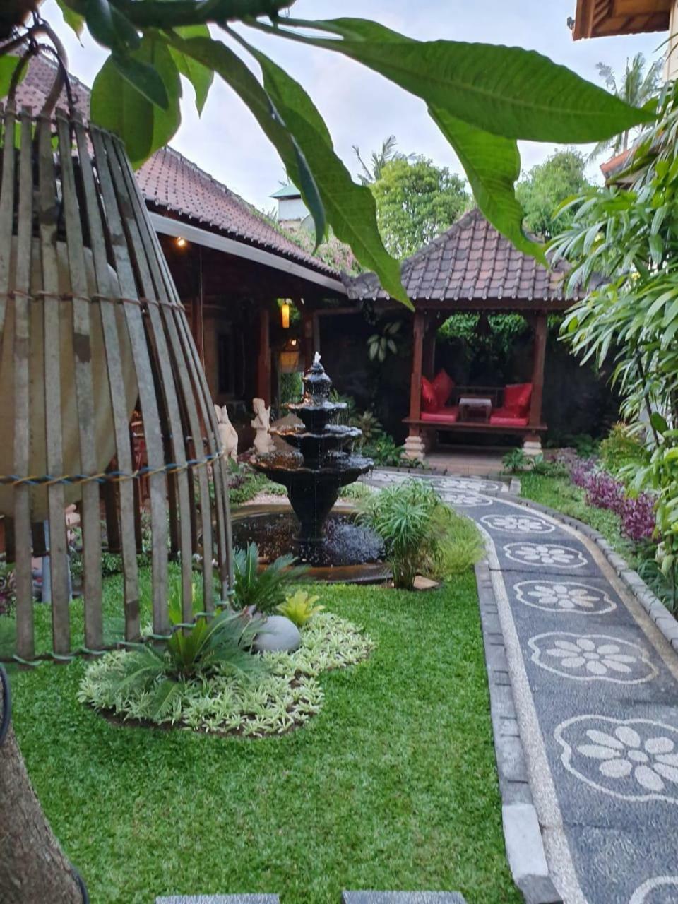 Kusnadi Hotel Legian Exteriör bild