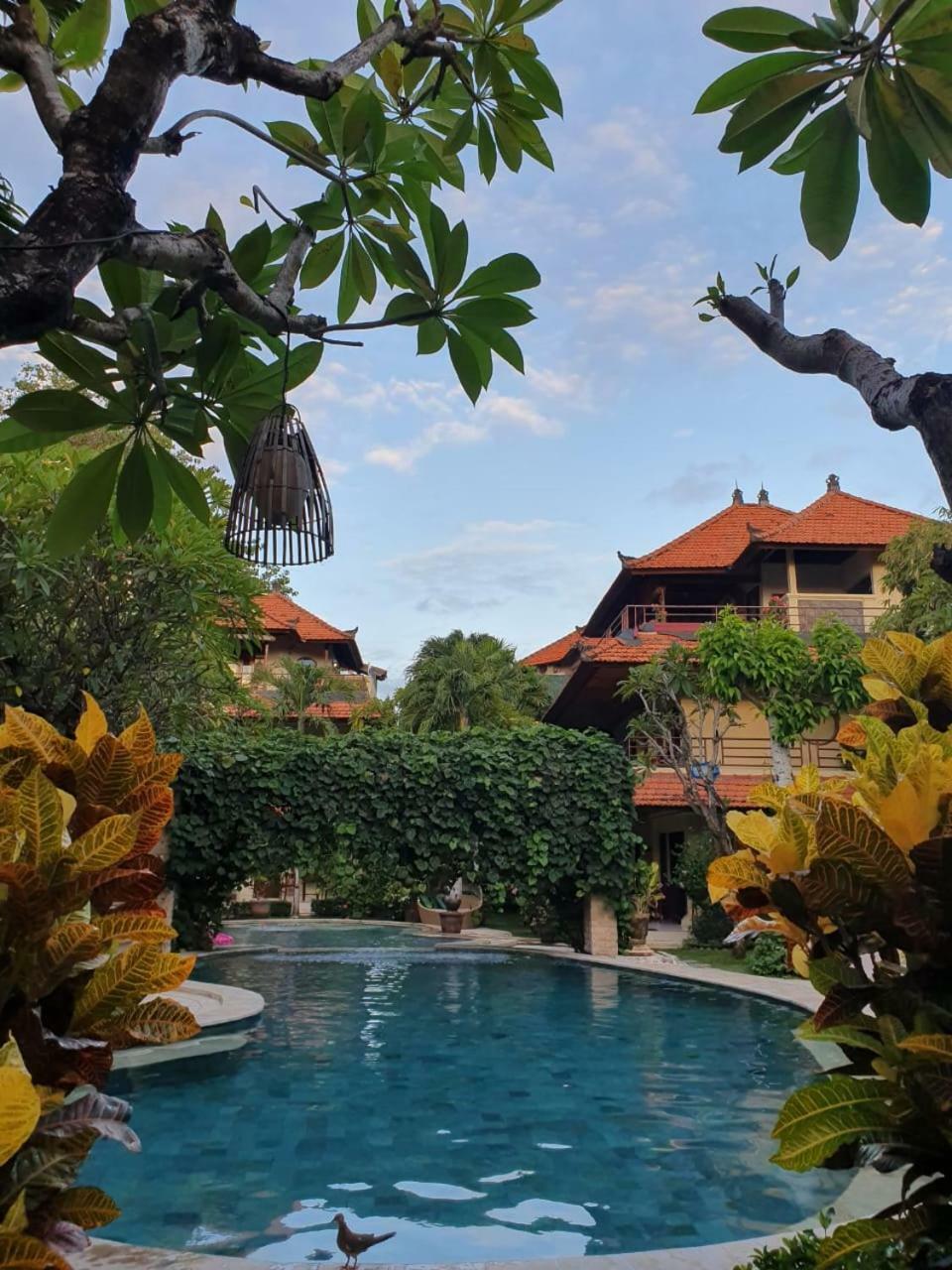 Kusnadi Hotel Legian Exteriör bild