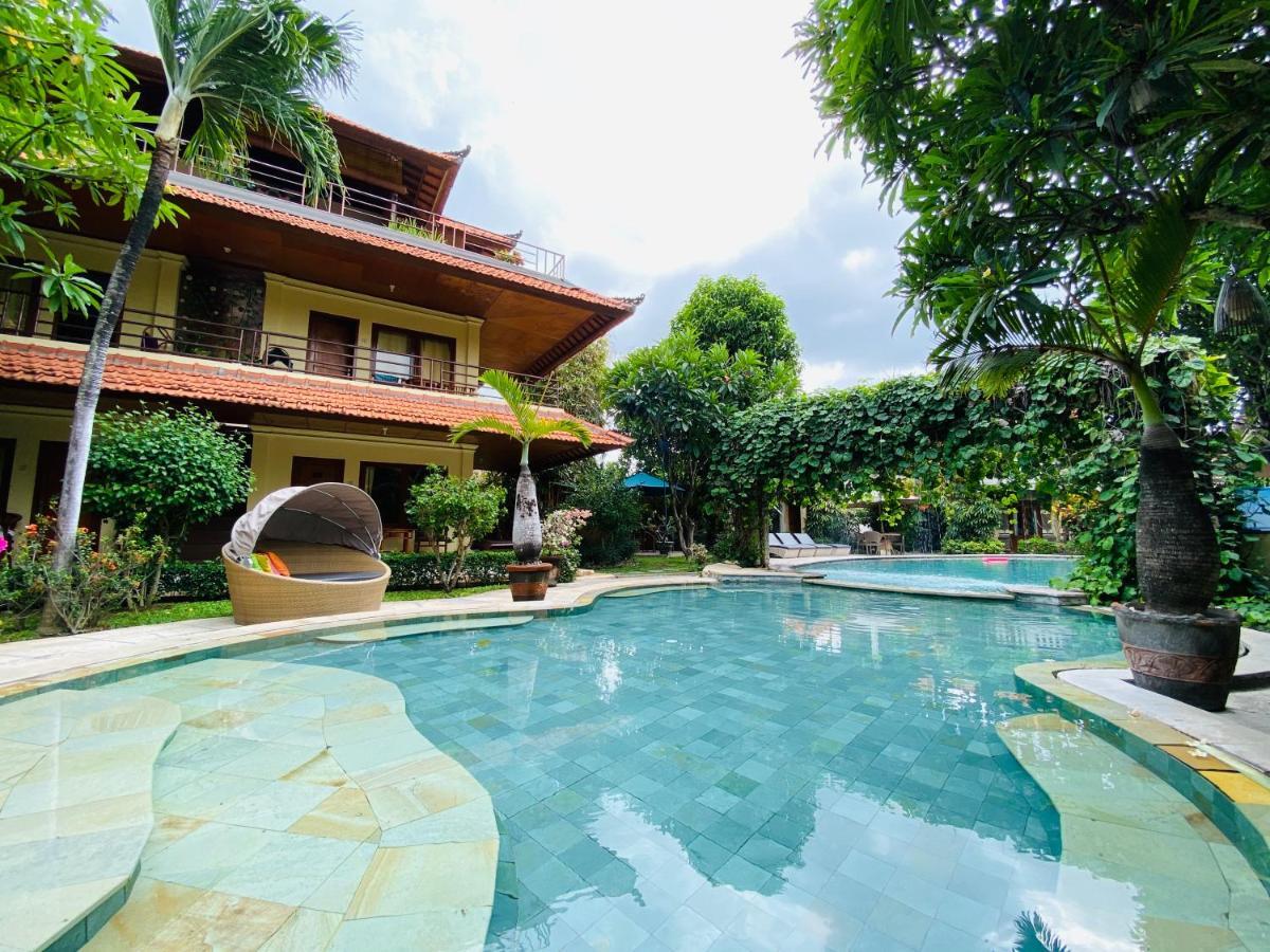 Kusnadi Hotel Legian Exteriör bild