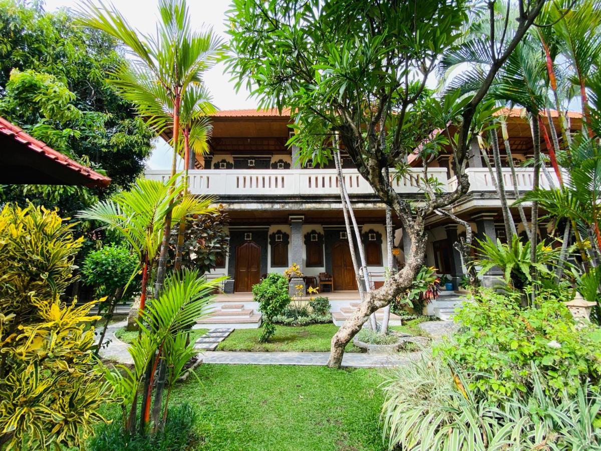 Kusnadi Hotel Legian Exteriör bild