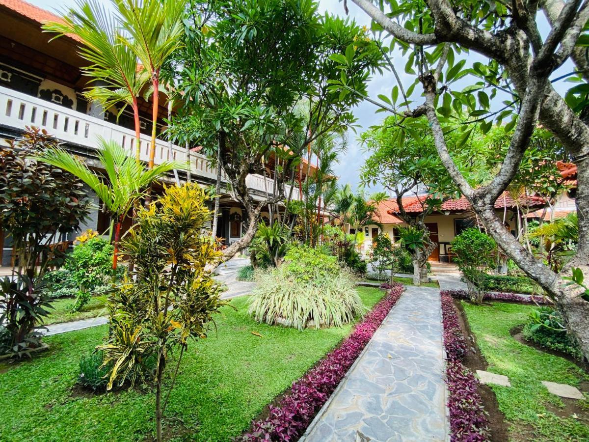 Kusnadi Hotel Legian Exteriör bild